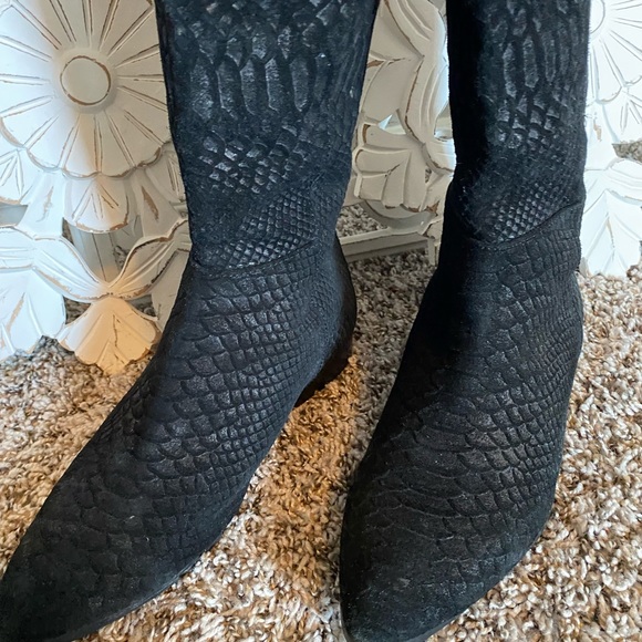 Seychelles Anthropologie Black Victory Croc Over The Knee Boots Leather size 7.5 - Picture 9 of 14